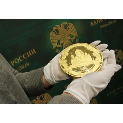 ЦБ с 1 мая будет покупать золото на рынке с дисконтом к LBMA