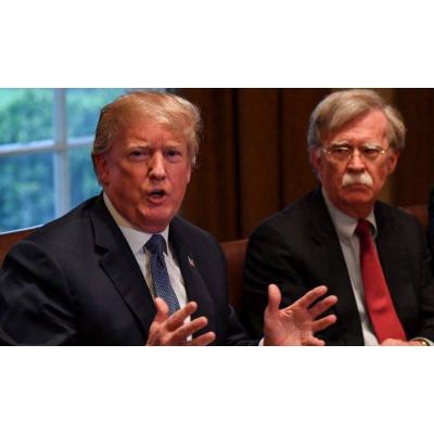 Трамп уволил Болтона